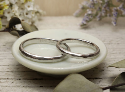 使い込んだ風合い 結婚指輪
