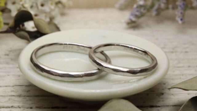 使い込んだ風合い 結婚指輪